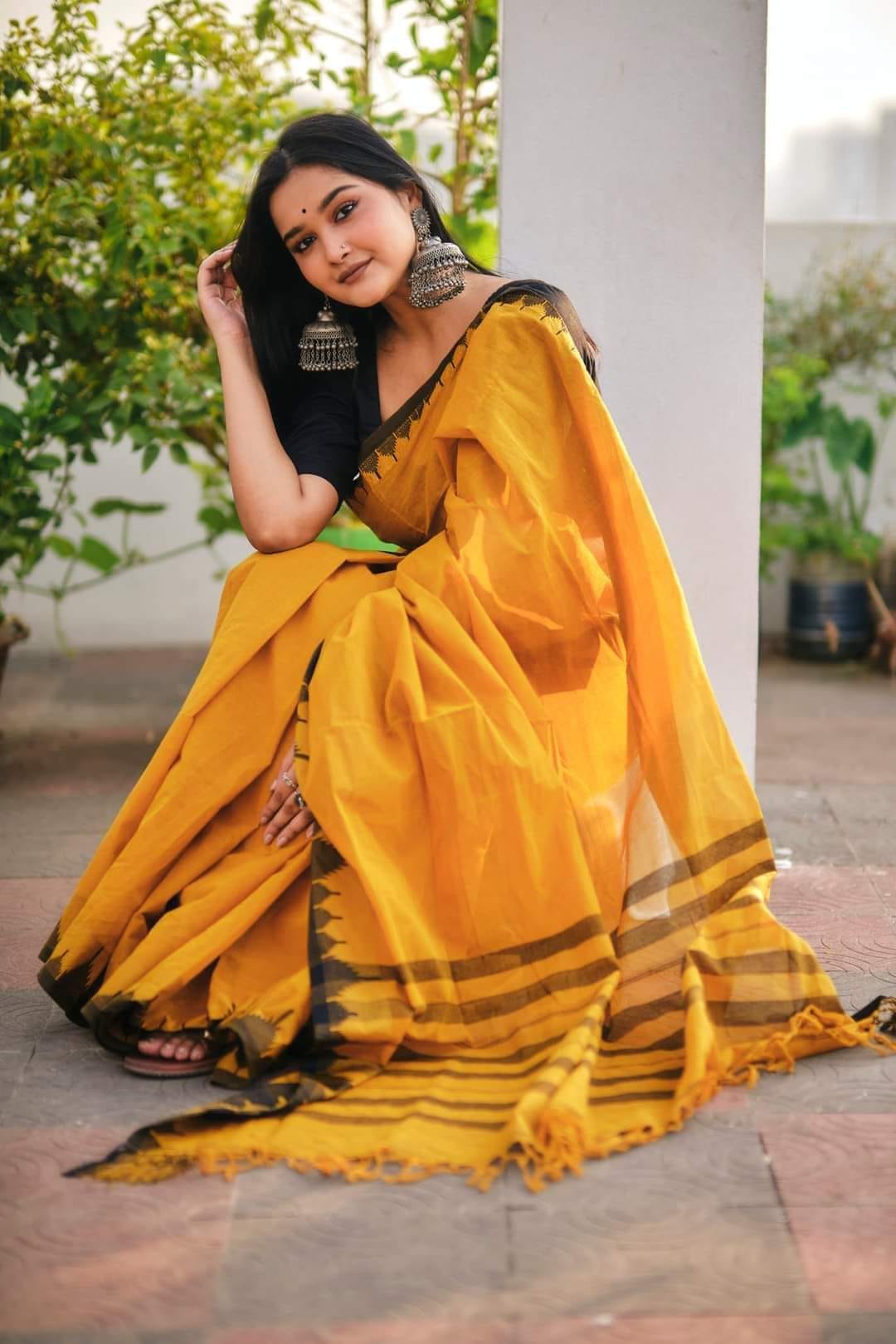 447287208_870311251778065_3516060634418395511_n দেশীয় তাঁতের পিওর সুতি শাড়ি - Pure cotton saree - Yellow - Image 1